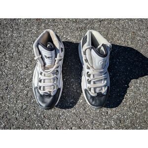 Reebok Question Mid Kids "Why Not US" Size 6 in good condition.